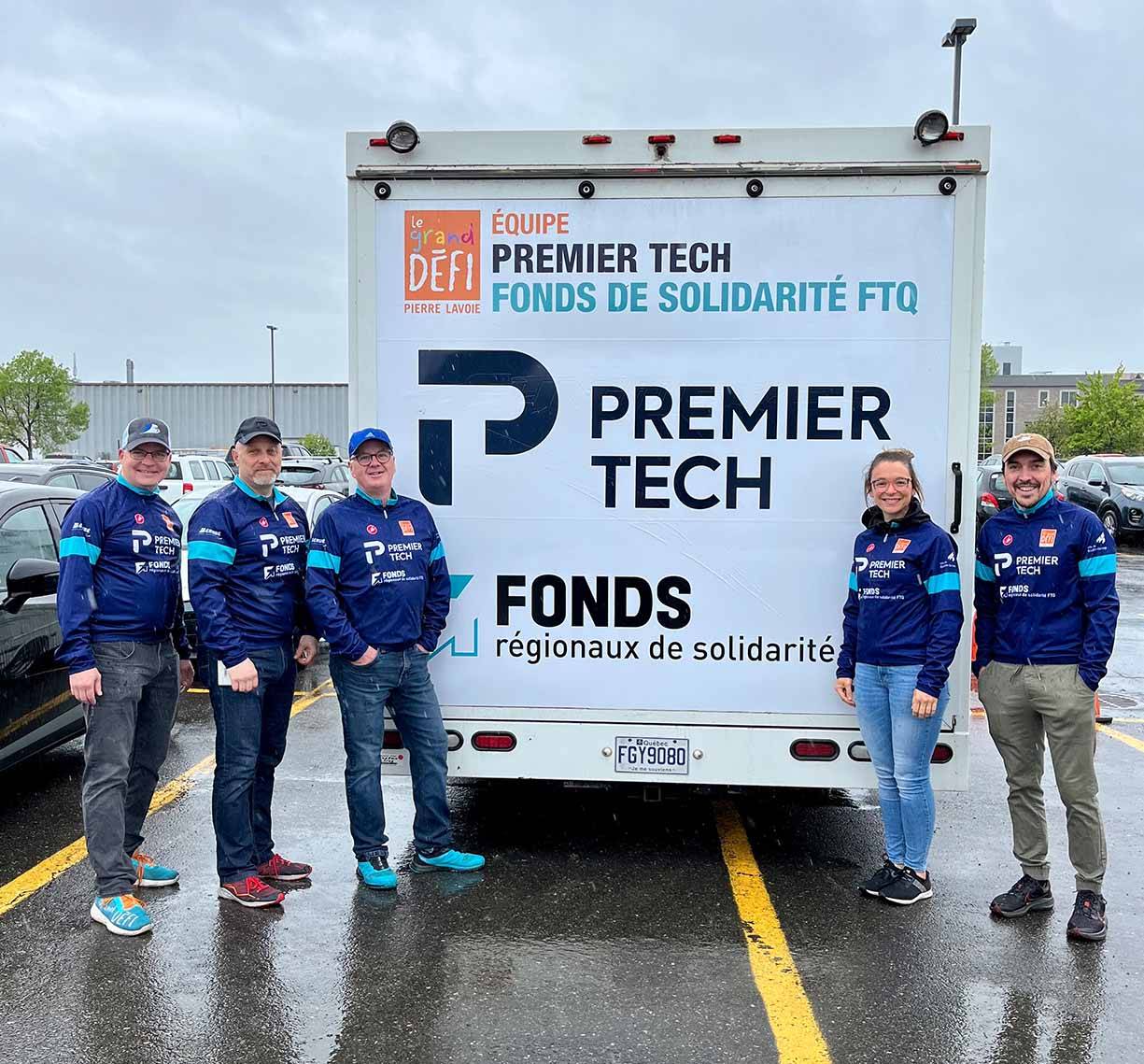 Cyclistes de l'équipe Premier Tech - Fonds de solidarité FTQ du Grand défi Pierre Lavoie