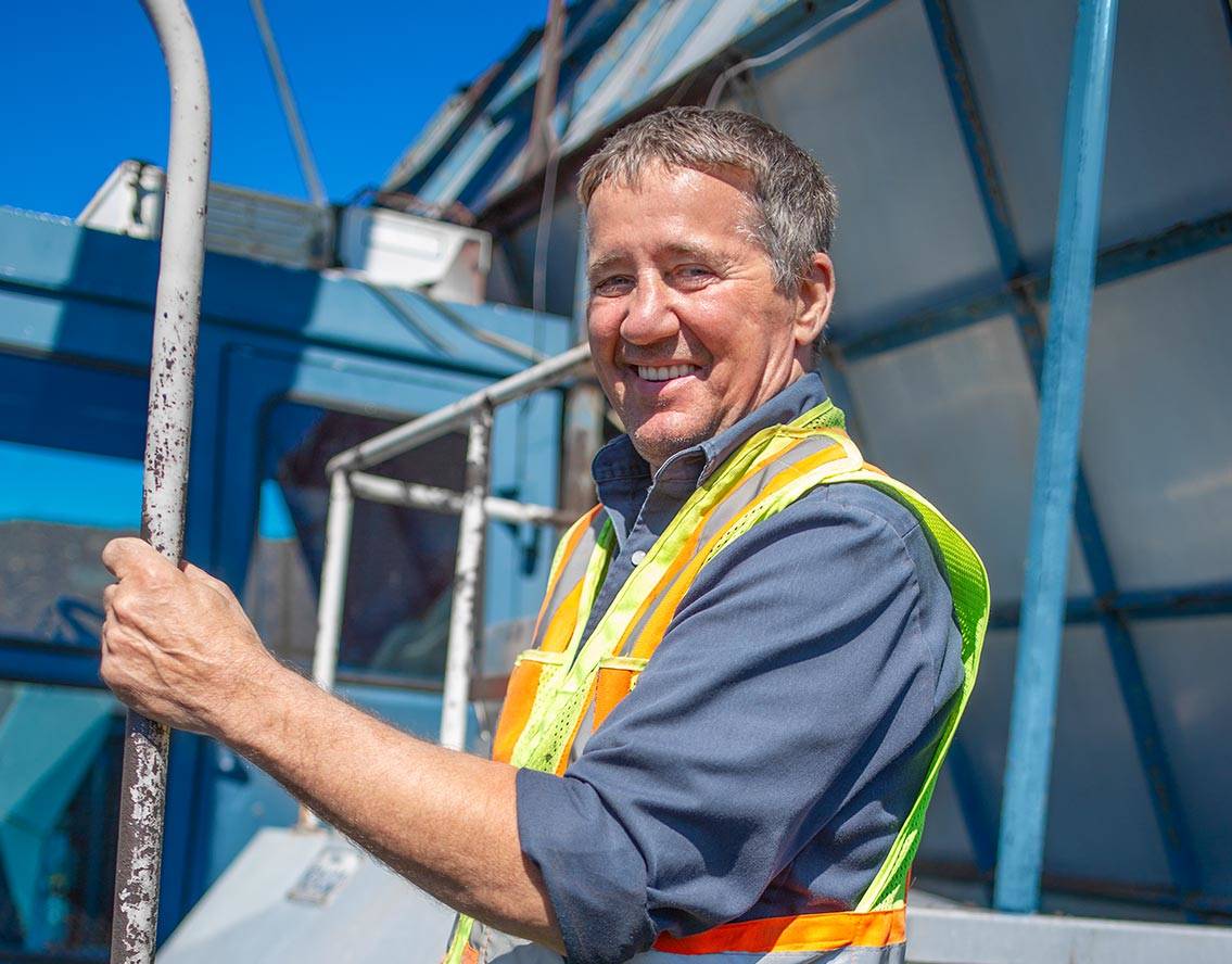 Premier Tech Growers and Consumers team member smiling